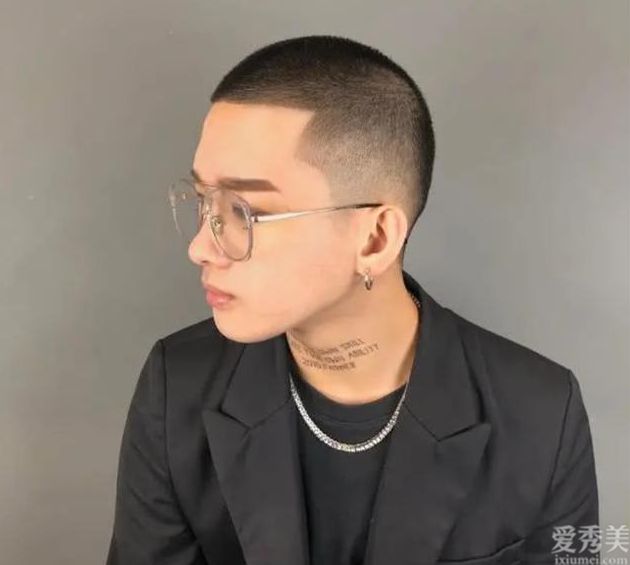 不管男人的头发是怎么剪的,最酷的是这些,整洁、时尚、时尚。
