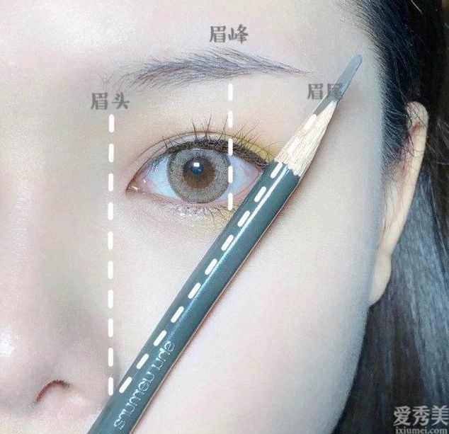 眉毛可以让脸变薄!大圆脸配菱角,方脸配弯眉,初学者也可以画成功!