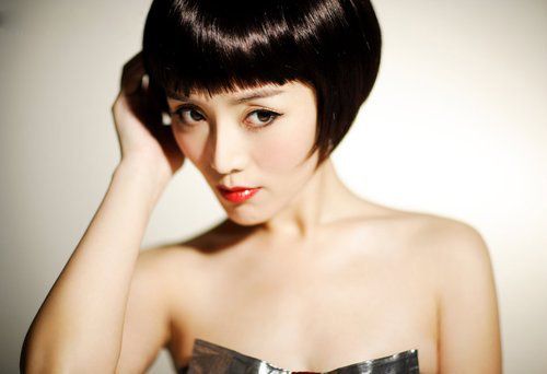 最佳女演员车肖像发布,红唇性感迷人