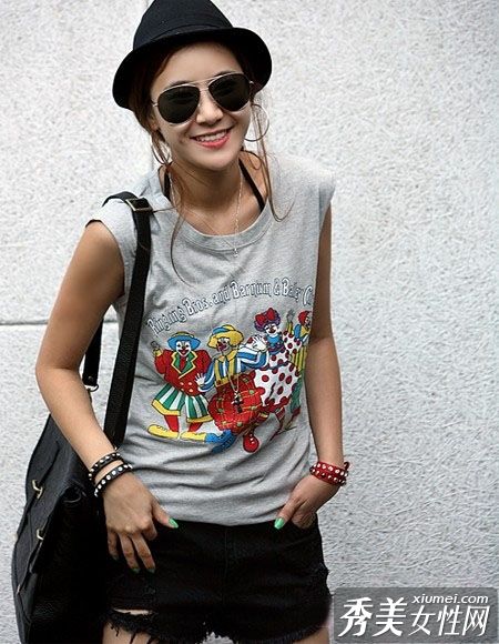 李孝利8月份的最新趋势很酷