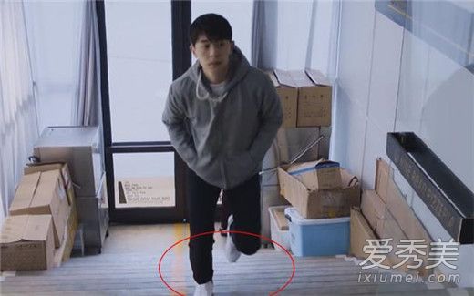 来吧,你是最好的郝泽宇鞋。郝泽宇同样的小白鞋是什么牌子的?多少钱?