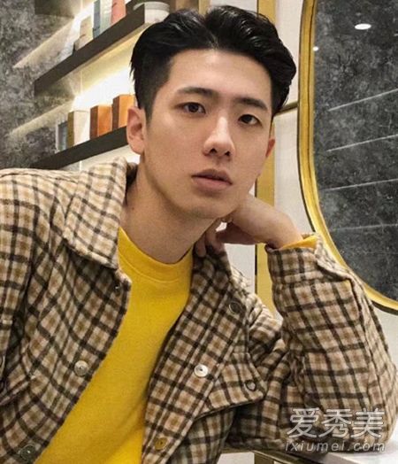 男人的发型需要熨烫吗?什么样的男孩适合保持他们的背部?