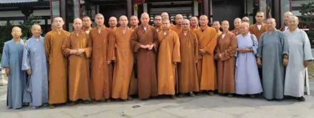 流行色在2017年悄然崛起——开启焦糖色的正确途径