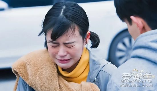 “来吧,你是最好的”桑德拉发型。现在所有的女明星都是吃着艾迪长大的,对吗?