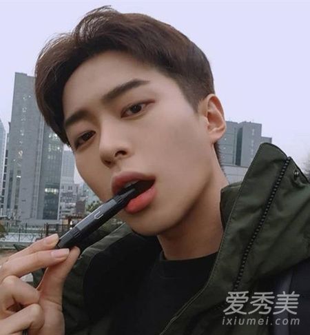 什么样的脸型适合男人的短发,什么样的发型适合男孩