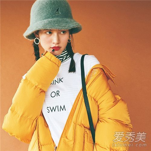 如何在街上搭配可爱的日本风格的短羽绒服