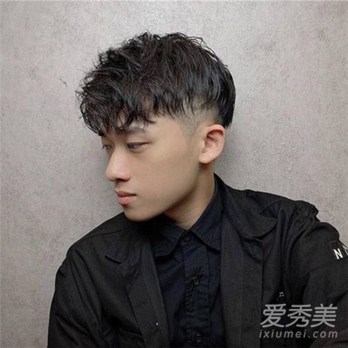 夏天男孩适合什么发型?哪个发型对男孩来说在夏天更清爽