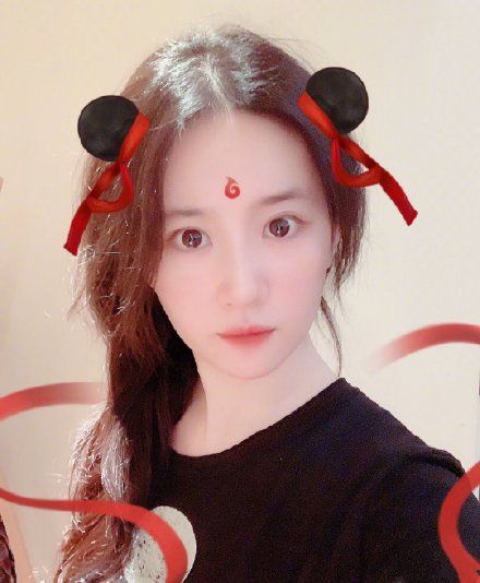 刘亦菲,她一直在寻找和仙女姐姐一样的发型,你找到了吗?