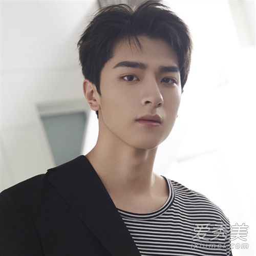 夏天男孩适合什么发型