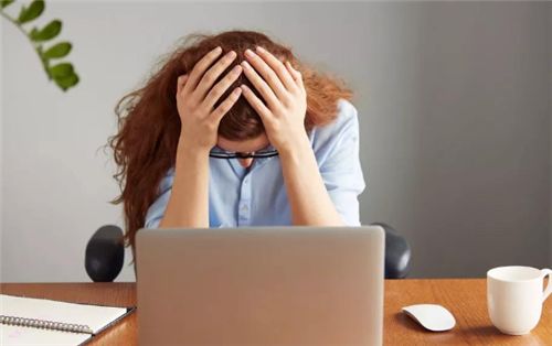 秋天和冬天经常脱发的原因是什么?秋冬如何护理染发?