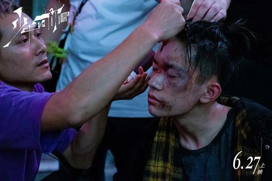 作为一个青少年,你的杰克森·易发型真的是一把火,当男孩们把头发两边都铲掉的时候!