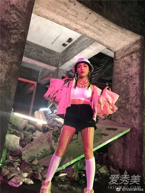 VAVA教你把韩国服装变成嘻哈酷女孩