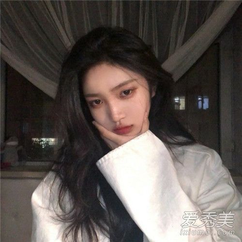 硬头发的女孩烫发合适吗?烫发后的难闻气味呢?