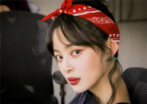 冬天适合佩戴什么美丽时尚的发饰