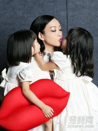 许晴·刘嘉玲40多岁女演员在母亲节展示减龄发型