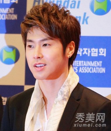 韩国男孩纹身烫发发型时尚帅气男士最爱