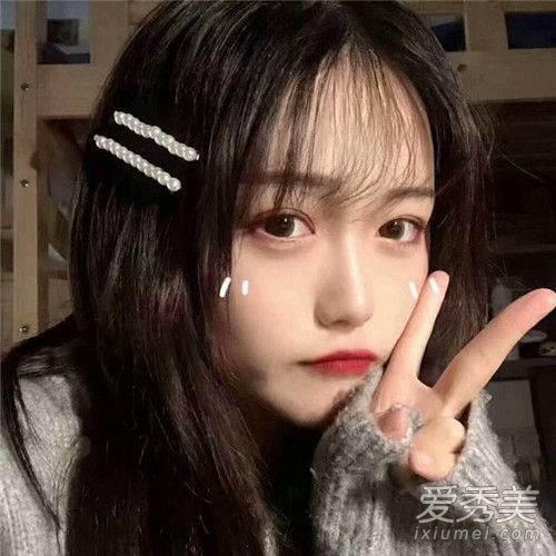 大脸适合拉直或卷曲的头发吗?直发更好还是卷发更好?