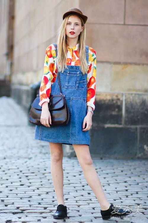 夏季穿无带裙子可以很容易地帮助你达到这个目标。