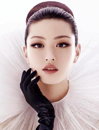 亚洲女性化妆大师的冬季化妆技巧