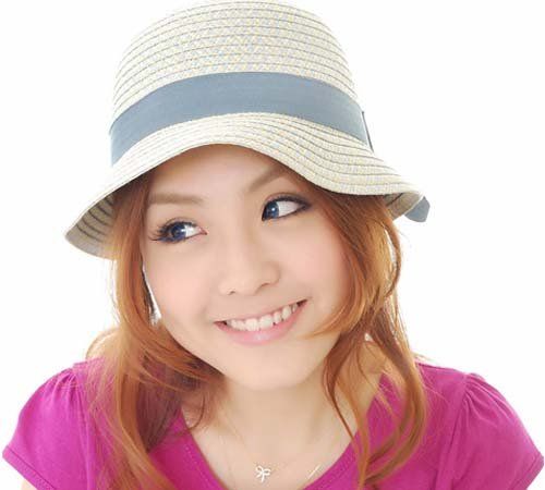 七顶韩式甜美遮阳帽更适合旅行。