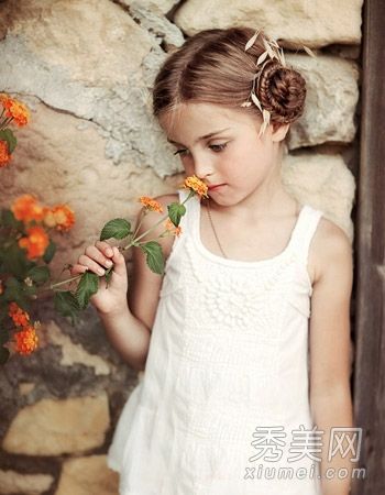 小女孩的发型捆绑法可爱可爱可爱的宝贝阿木达