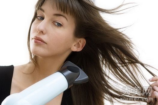 你会吹头发吗？六种吹发技术不会损害头发质量。
