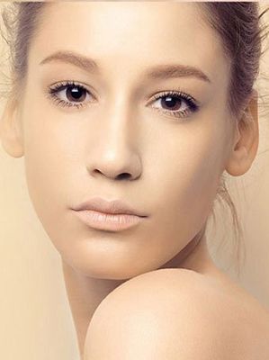 五种化妆技巧让你美丽动人。