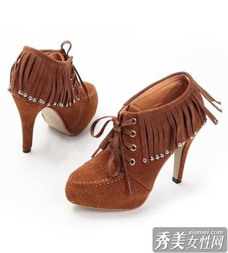 秋季新款踝靴展现优雅的女性品味