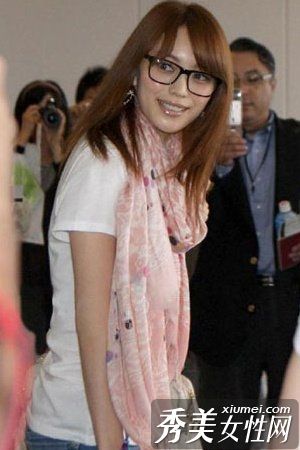 日本和韩国女演员的最新表演年轻头发主键