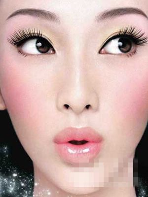 八个化妆技巧让成熟女性年轻10岁。