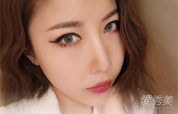 单眼皮MM也适用于性感的韩国电眼妆(图)