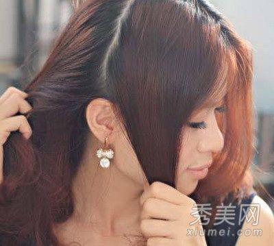 这位韩国女士的头发定型课程向公众开放，不害怕笨拙的手。