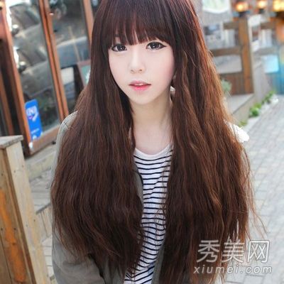 什么发型适合大脸型?美发,卷发,时尚而瘦削的脸庞