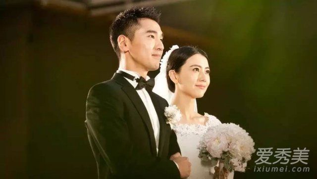 37岁的时候,她仍然和一个十几岁的女孩高圆圆一样漂亮,她的发型从底部开始变小。
