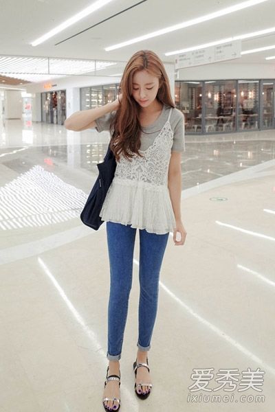 上班族的夏季夹克+牛仔裤