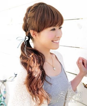 七种美丽的长发扎法巧妙的装饰发烧和美化眼睛。