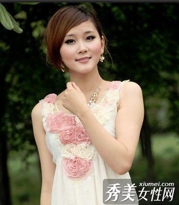 消除面部清洁的误解,针对不同的皮肤类型进行特殊清洁。