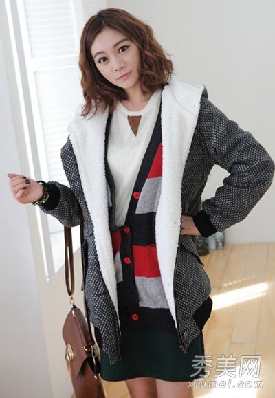 会选择搭配宽松的棉衣来保存梨形