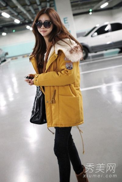韩国年轻模特道晖芝展示冬装搭配技巧