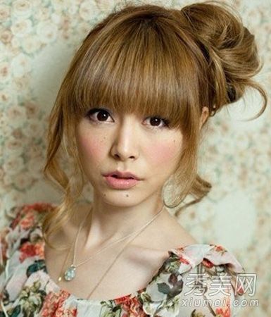 发型DIY步骤图表心形花朵玉米+辫子