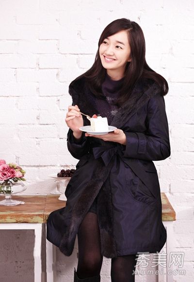 棉衣、大衣和毛衣巧妙搭配，穿上各种时尚品味。