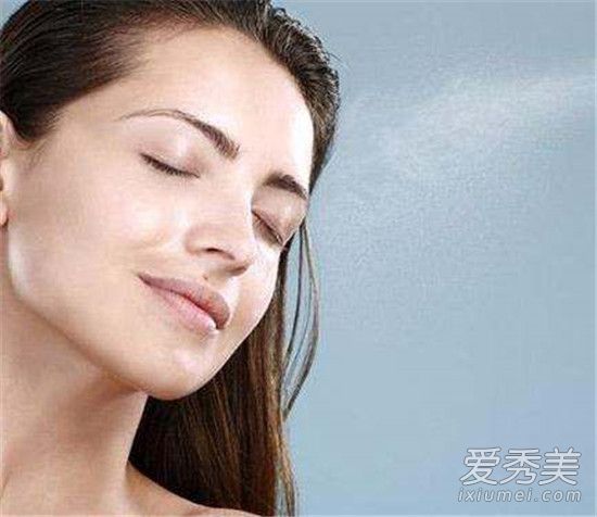 夏天脸怎么出油的?夏天脸部用什么护肤品出油