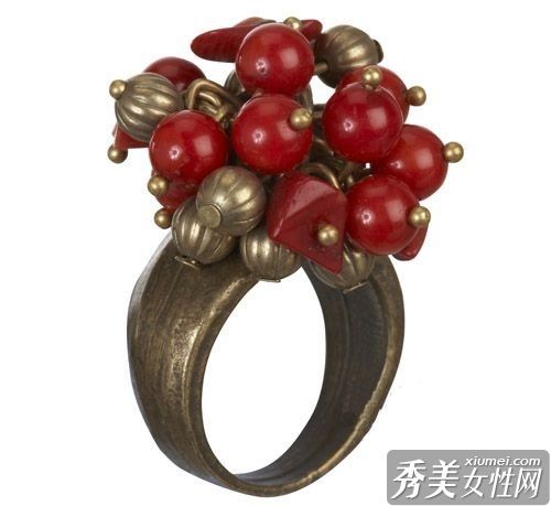 著名的民族饰品是春季最流行的