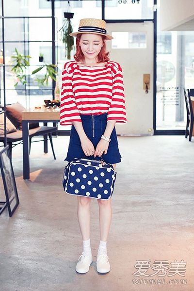 夏季条纹夹克配短裤或短裙