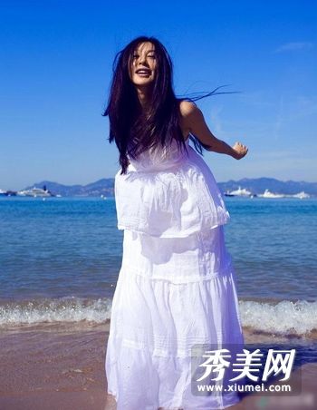 清纯妩媚的李菲儿发型和气质变化