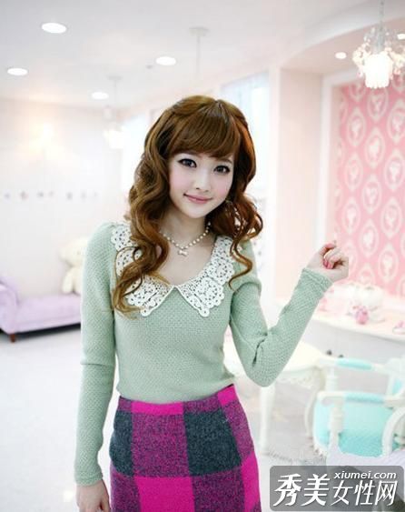 超级甜美的彩色毛衣让你像糖果一样迷人。