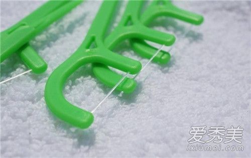 牙线能去除黑头吗?牙线如何去除黑头