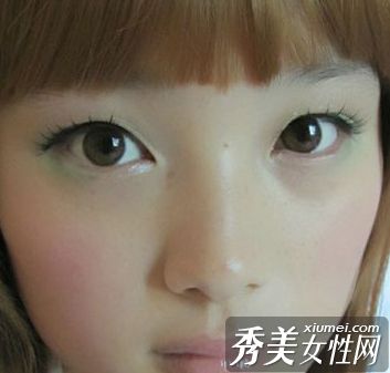 甜美的水果妆给他最甜美的微笑