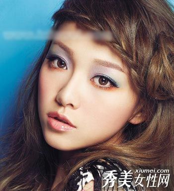 浑厚的对比眼妆手拉手教你改变