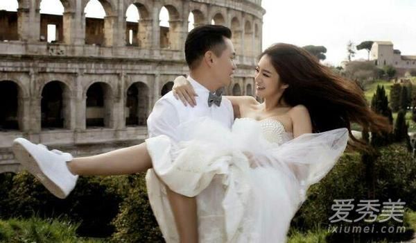 安在婚礼上穿什么牌子的运动鞋?